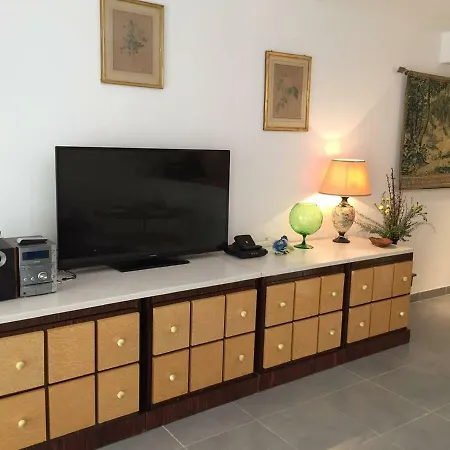 Charming Apartment, Garden, Private Parking * Beausoleil