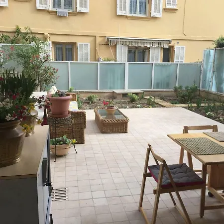 Charming Apartment, Garden, Private Parking Apartment Beausoleil