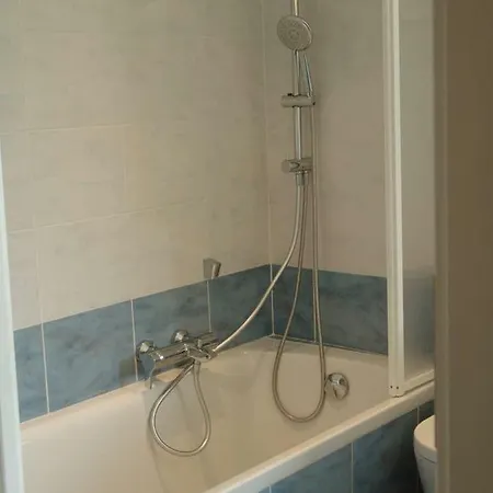 Charming Apartment, Garden, Private Parking * Beausoleil